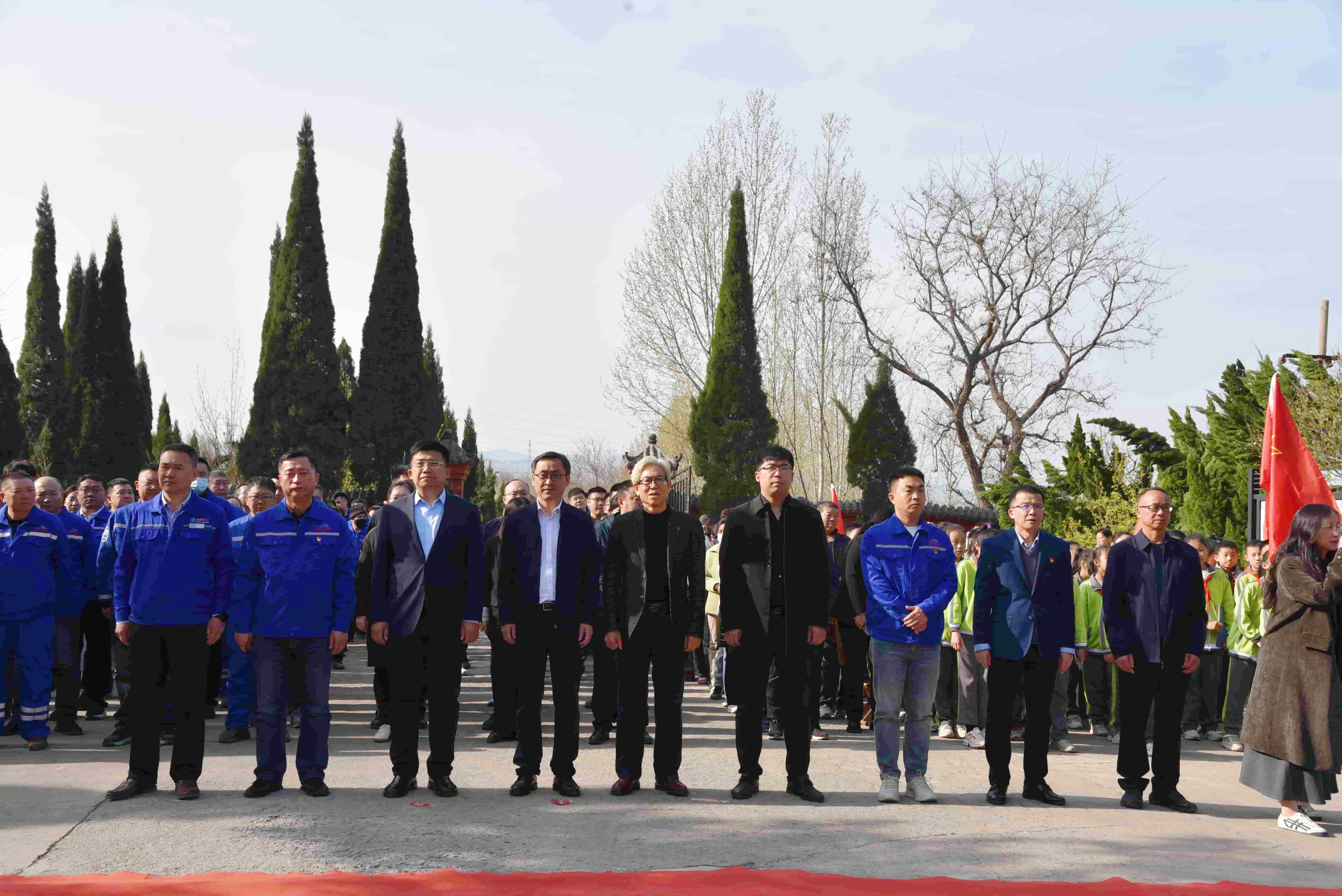 緬懷革命先烈 凝聚奮進力量——重山集團參加清明悼念革命烈士活動